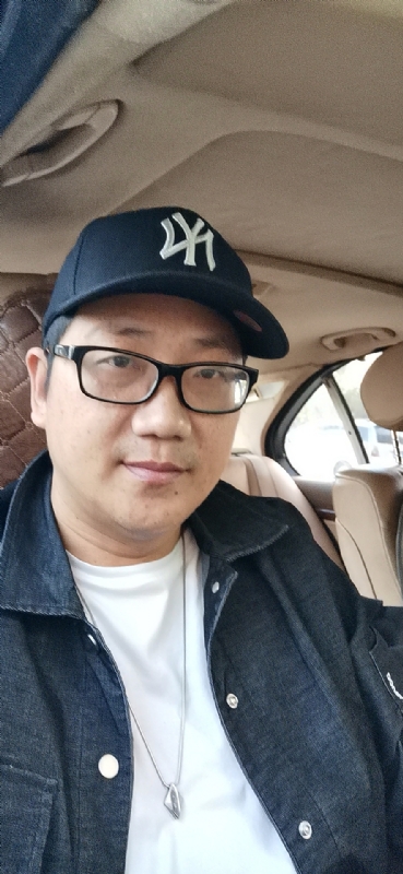 拥抱幸福的第一张照片--漳浦征婚网